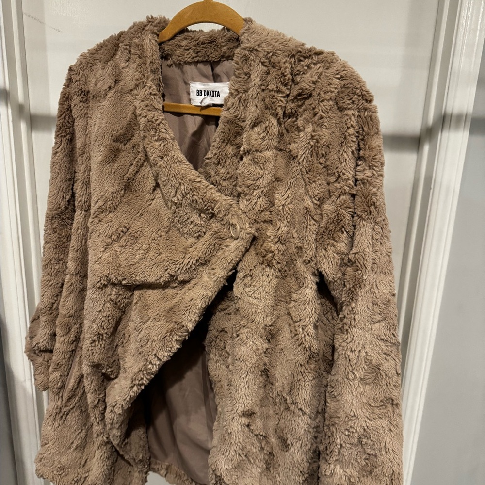 BB Dakota Maternity Women's Tan Faux Fur Jacket
